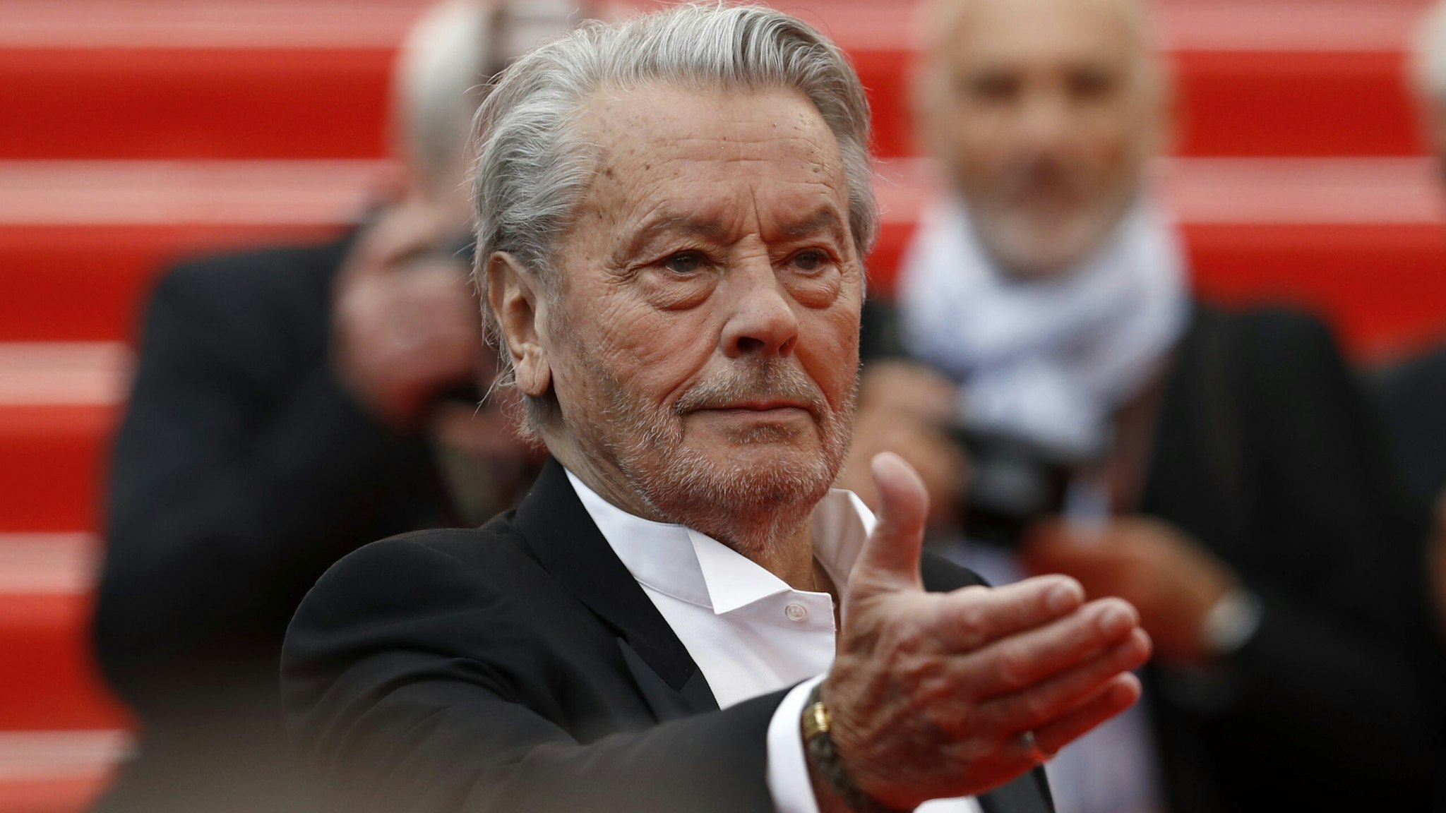 French Actor’s Final Request to Have His Dog Put Down and Buried with Him Rejected by Family